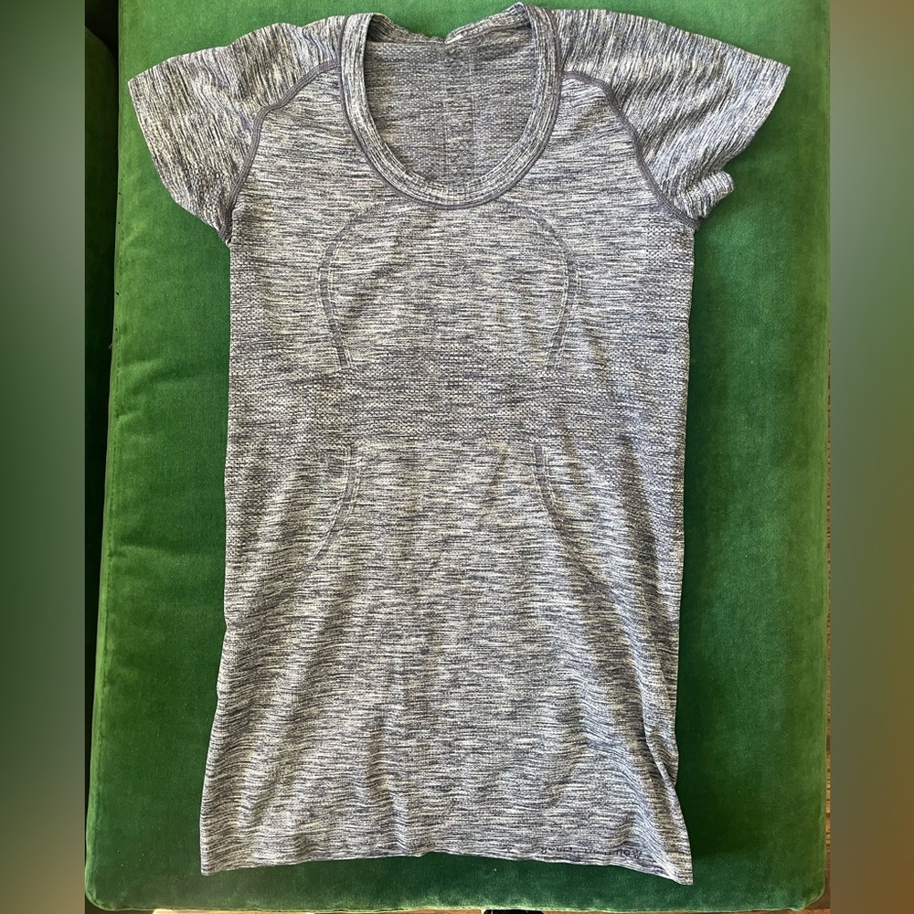 Lululemon workout tee